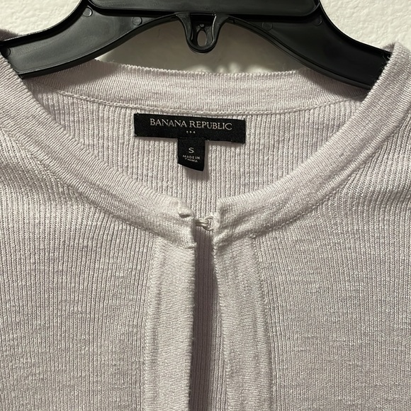 An Off White Banana Republic Cropped Cardigan! - Picture 2 of 13